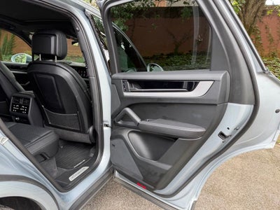 2024 Porsche Cayenne Base