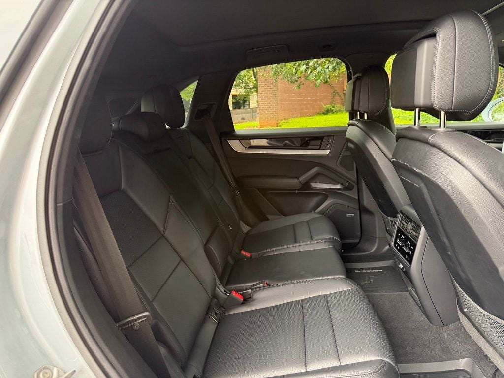 2024 Porsche Cayenne Base