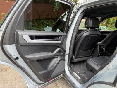 2024 Porsche Cayenne Base