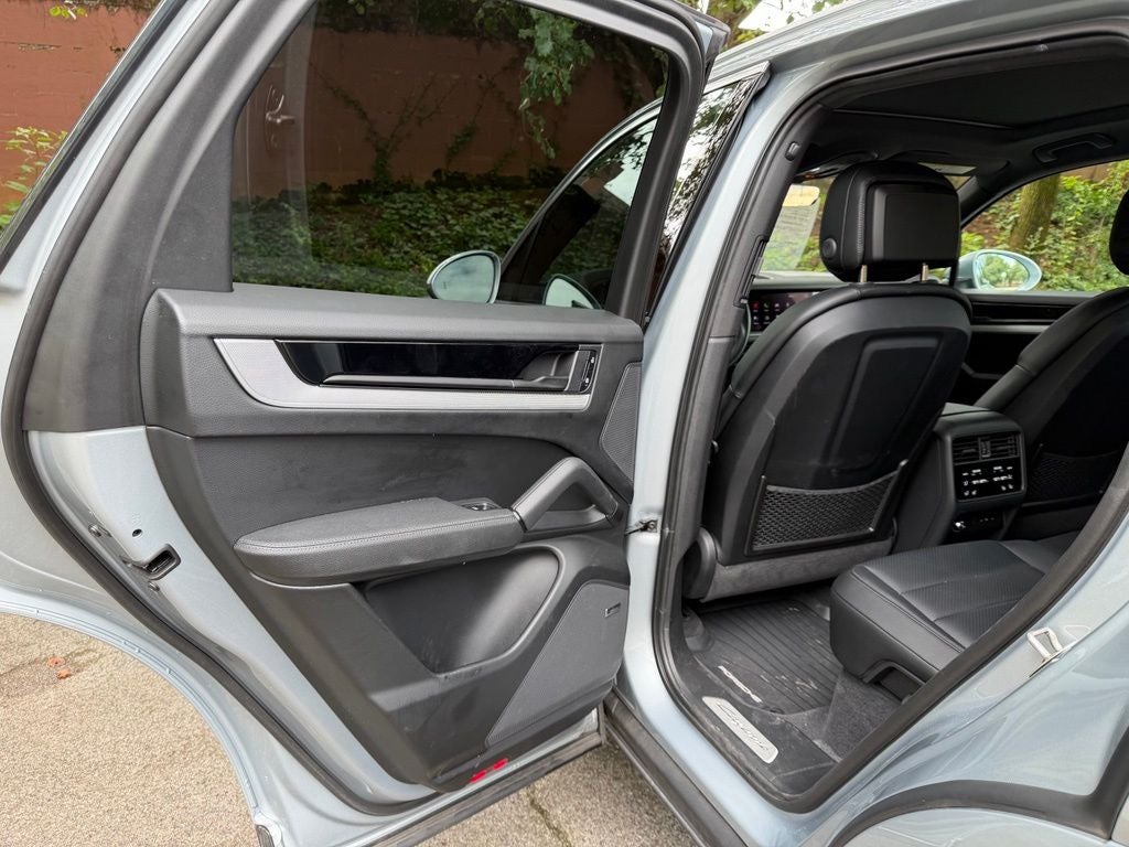 2024 Porsche Cayenne Base