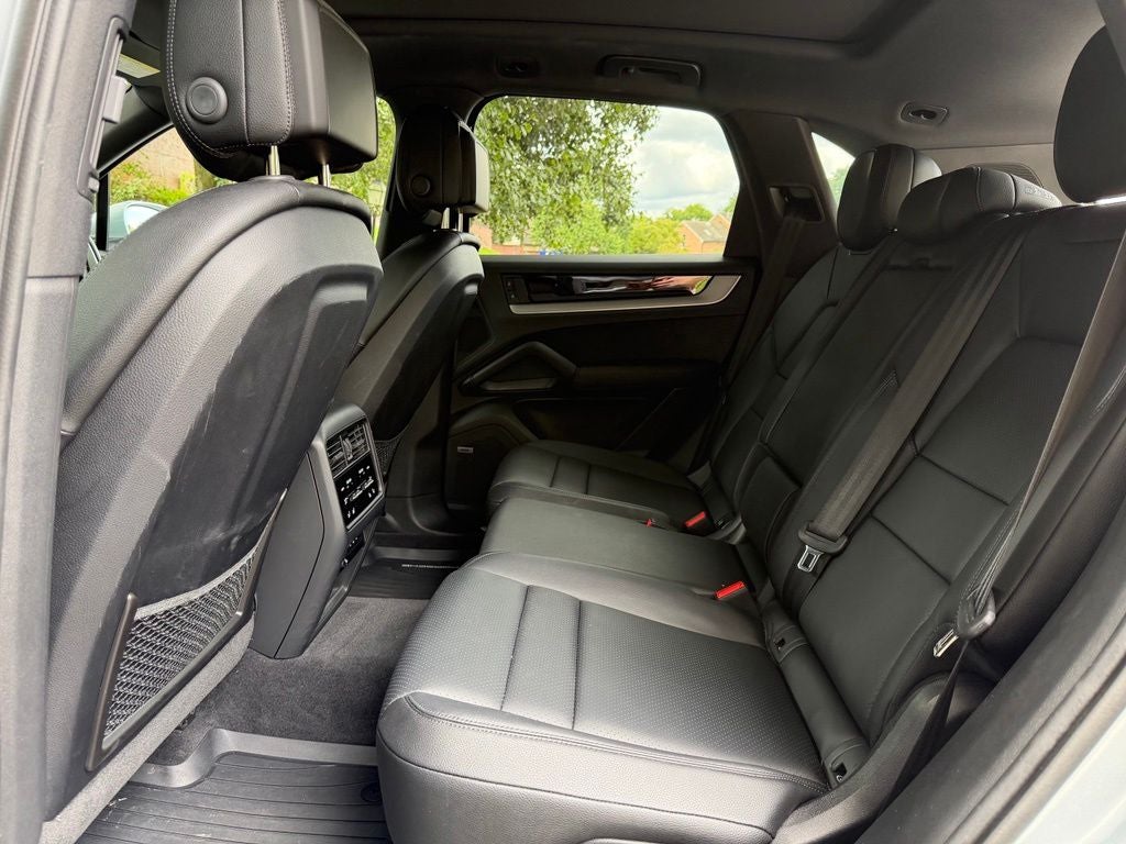 2024 Porsche Cayenne Base