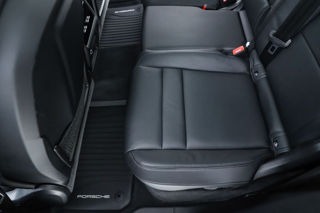 2024 Porsche Cayenne Base