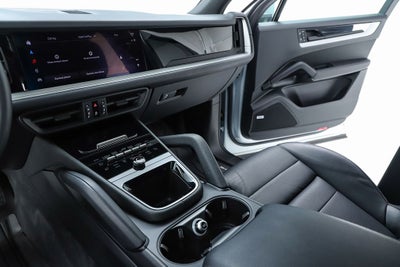 2024 Porsche Cayenne Base