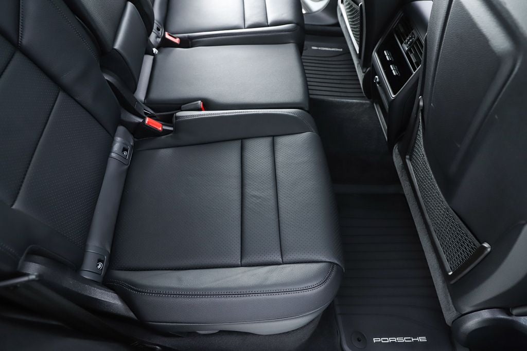 2024 Porsche Cayenne Base