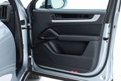 2024 Porsche Cayenne Base