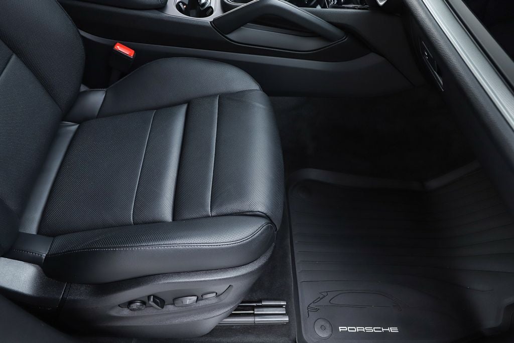 2024 Porsche Cayenne Base