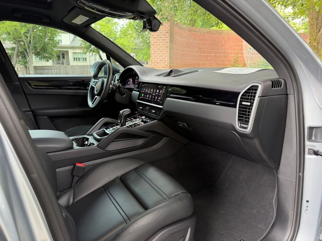 2023 Porsche Cayenne Base