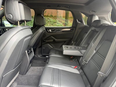 2023 Porsche Cayenne Base
