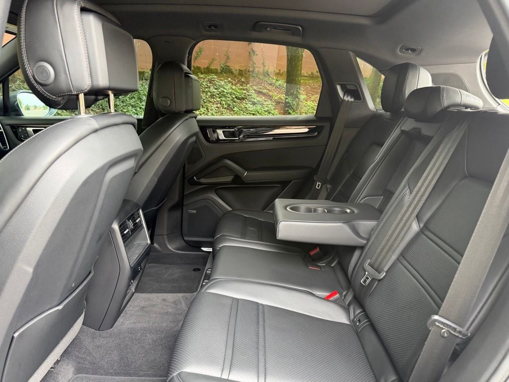 2023 Porsche Cayenne Base