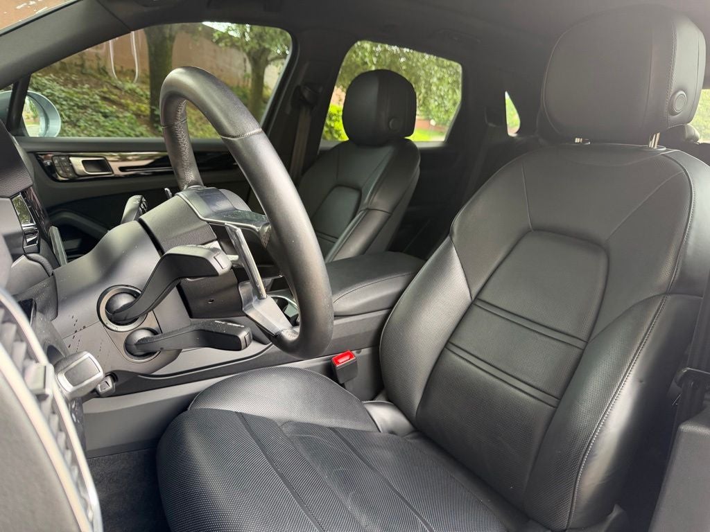 2023 Porsche Cayenne Base