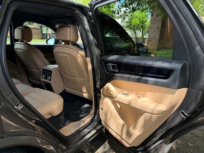 2021 Porsche Cayenne Base