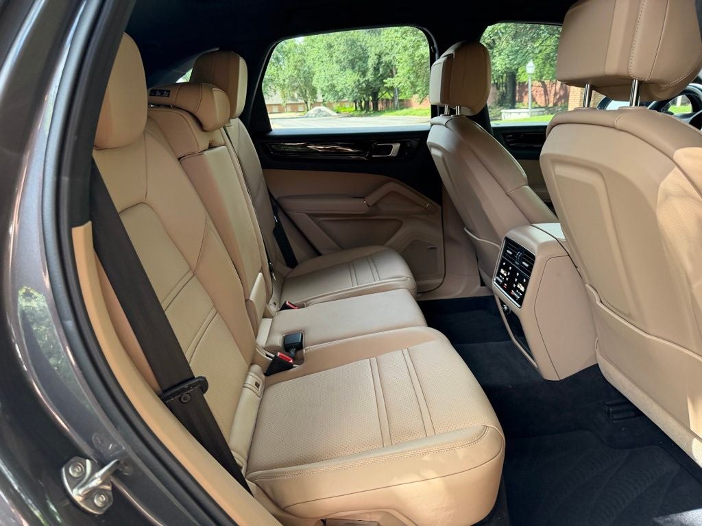 2021 Porsche Cayenne Base