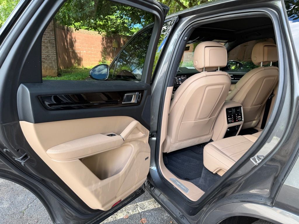 2021 Porsche Cayenne Base