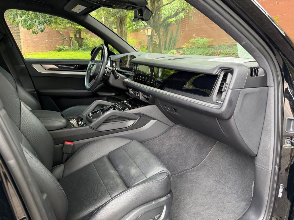 2024 Porsche Cayenne Base