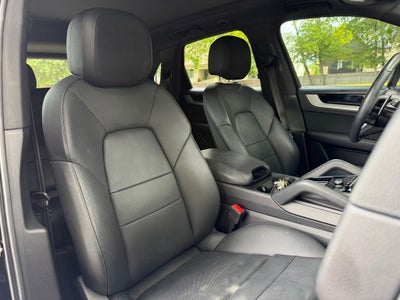 2024 Porsche Cayenne Base