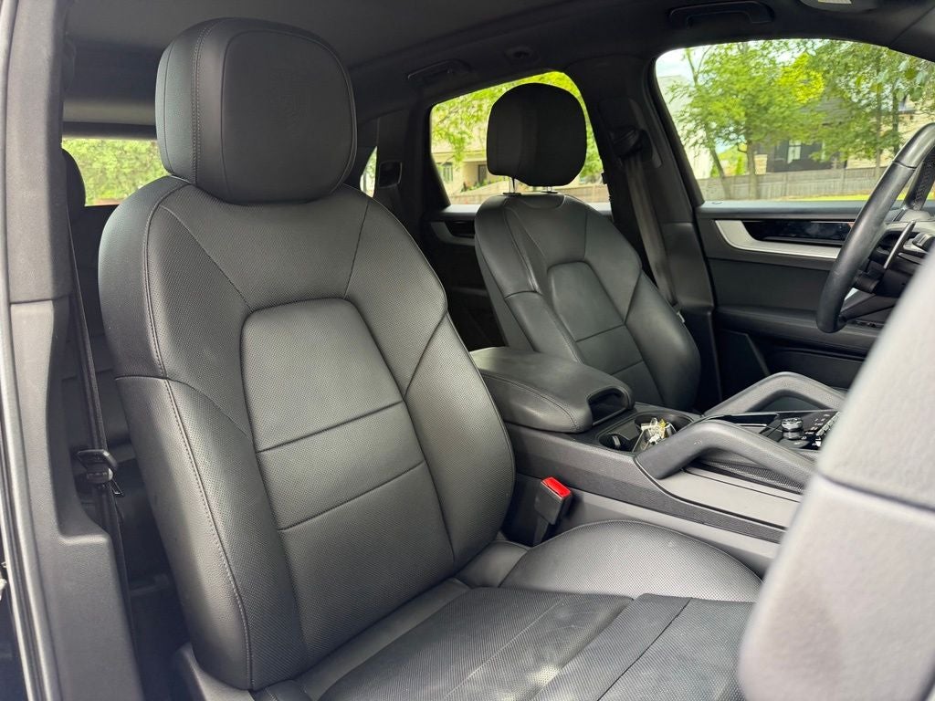 2024 Porsche Cayenne Base
