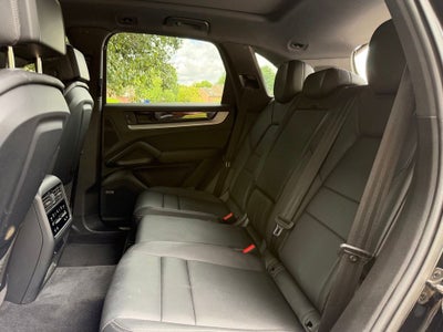 2024 Porsche Cayenne Base