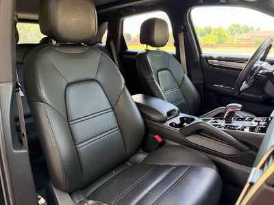 2023 Porsche Cayenne Platinum Edition