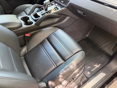 2023 Porsche Cayenne Platinum Edition