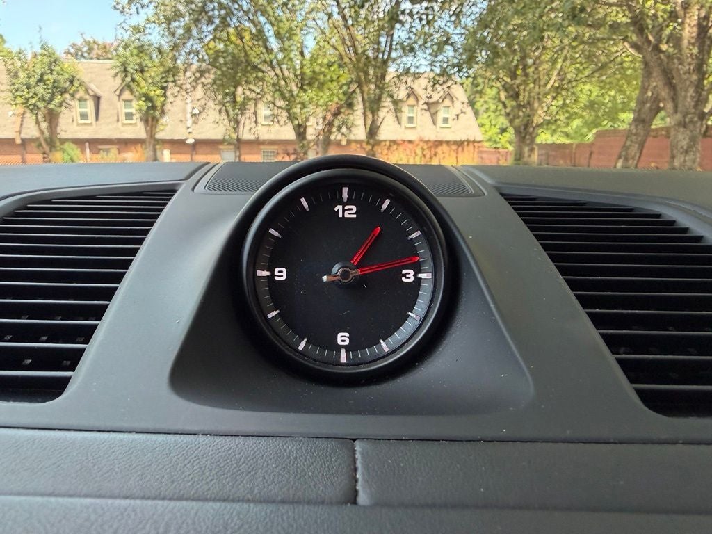 2023 Porsche Cayenne Platinum Edition