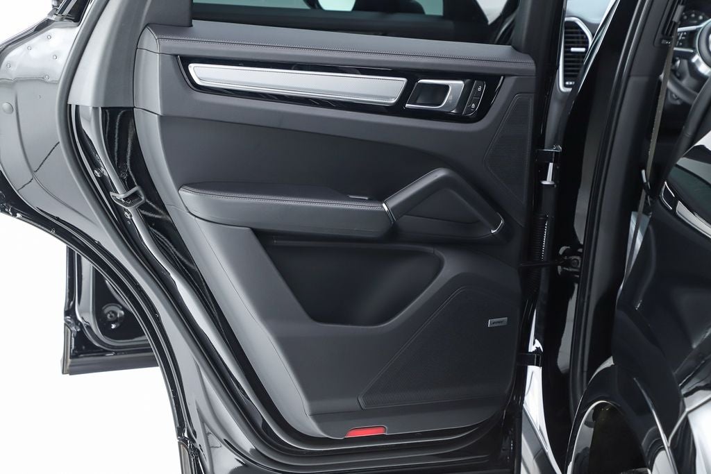 2023 Porsche Cayenne Platinum Edition