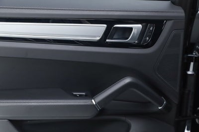 2023 Porsche Cayenne Platinum Edition