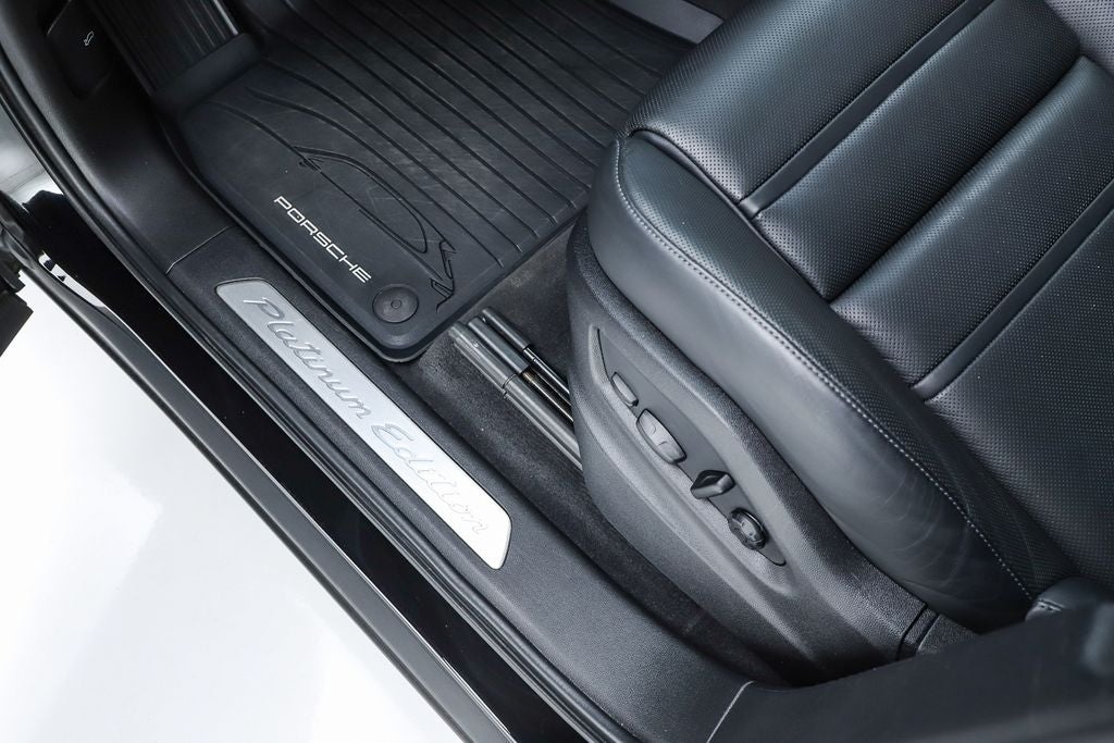 2023 Porsche Cayenne Platinum Edition