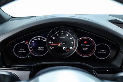 2023 Porsche Cayenne Platinum Edition