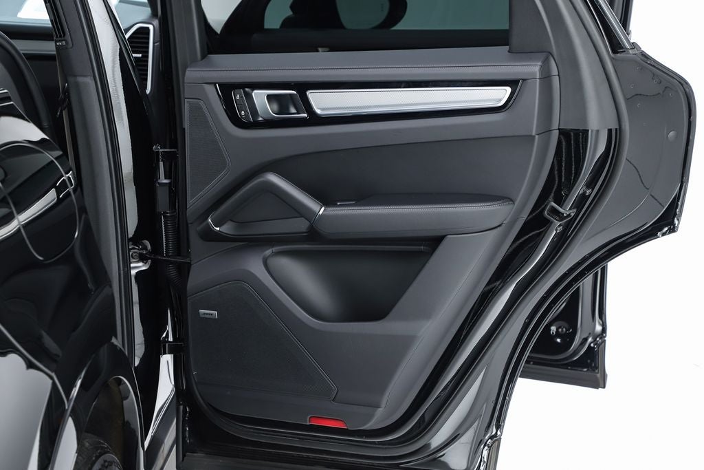 2023 Porsche Cayenne Platinum Edition