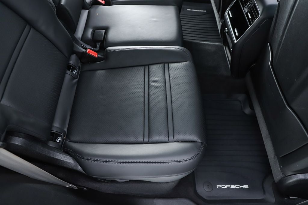 2023 Porsche Cayenne Platinum Edition