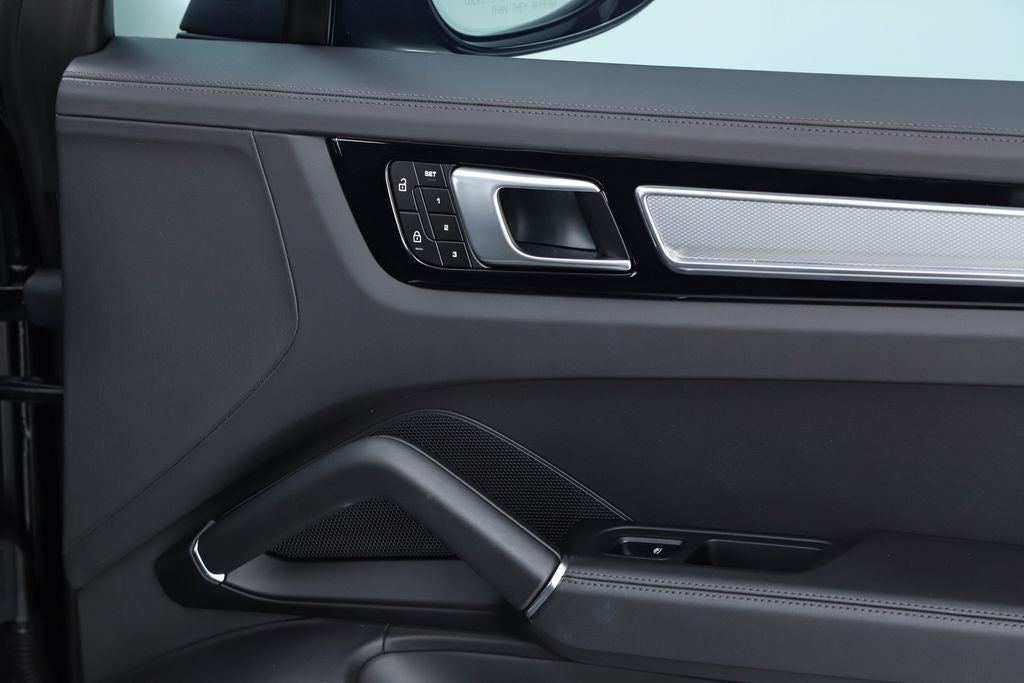 2023 Porsche Cayenne Platinum Edition