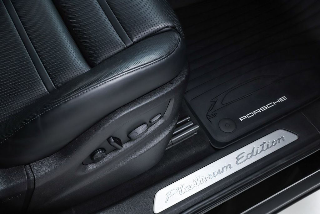 2023 Porsche Cayenne Platinum Edition