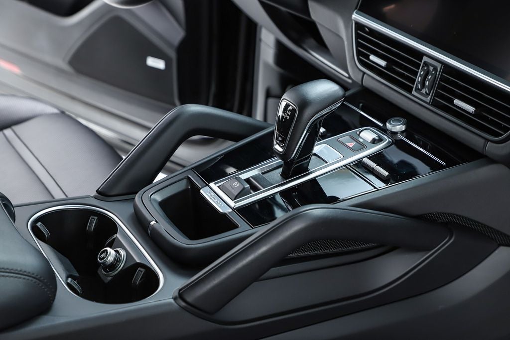 2023 Porsche Cayenne Platinum Edition