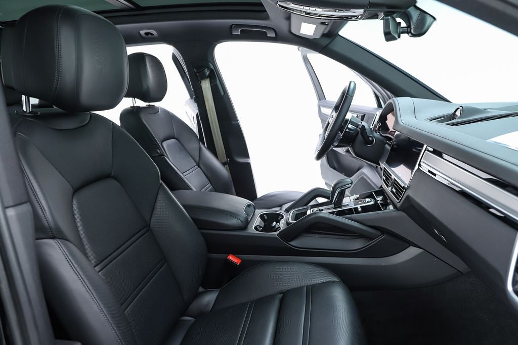 2023 Porsche Cayenne Platinum Edition