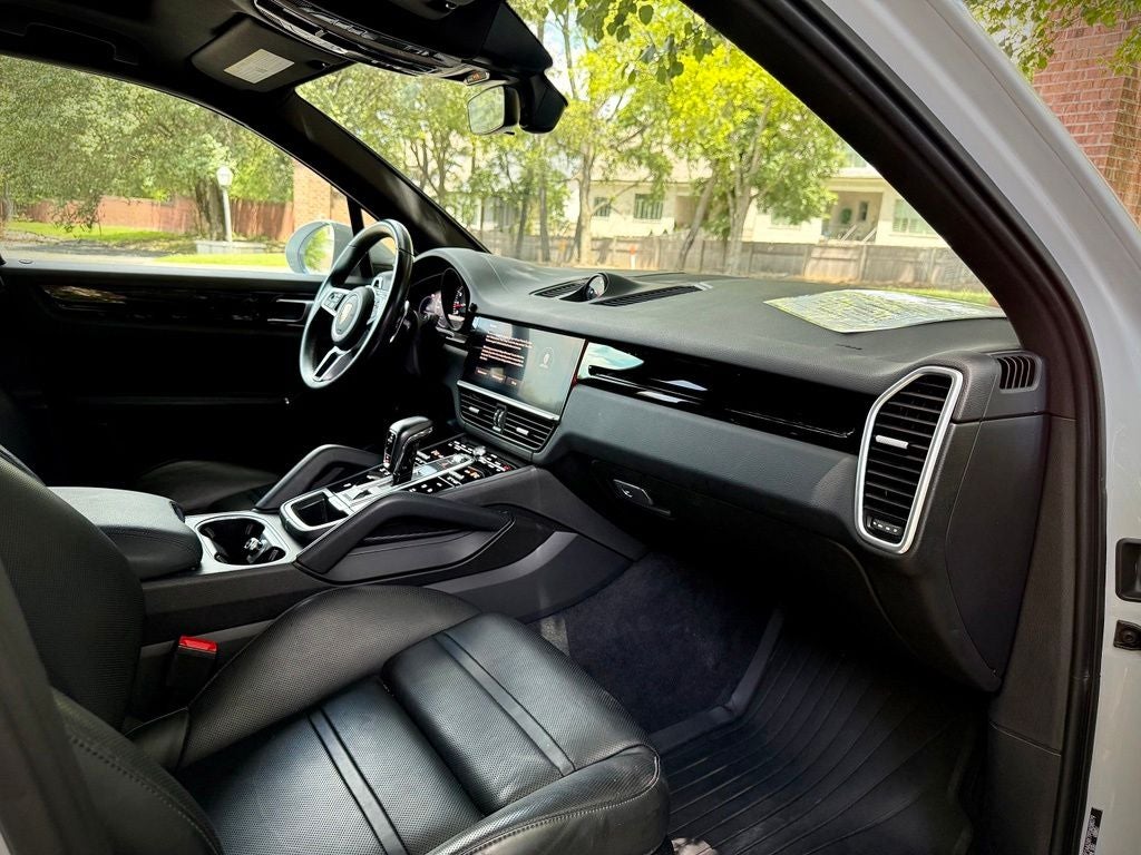 2023 Porsche Cayenne Base