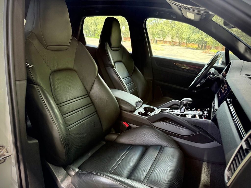 2023 Porsche Cayenne Base