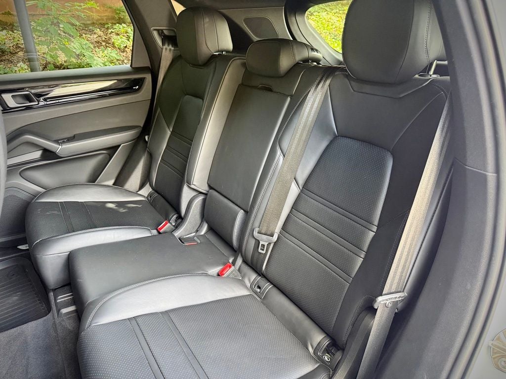 2023 Porsche Cayenne Base