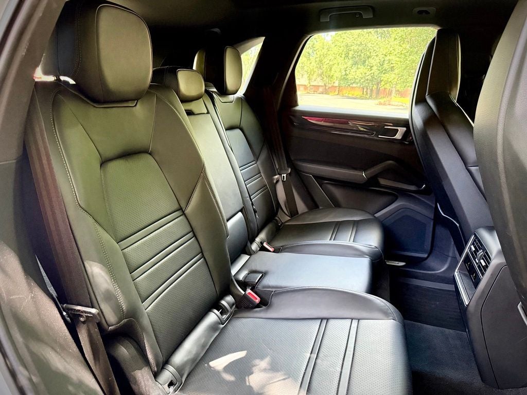 2023 Porsche Cayenne Base