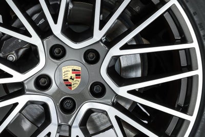 2023 Porsche Cayenne Base