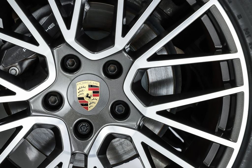 2023 Porsche Cayenne Base