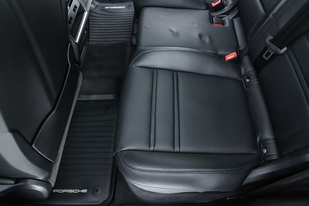 2023 Porsche Cayenne Base