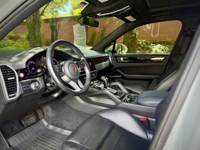 2023 Porsche Cayenne Base