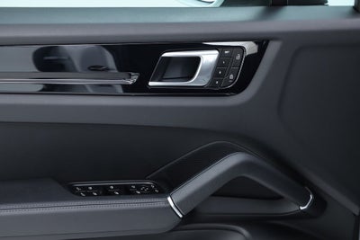 2023 Porsche Cayenne Base