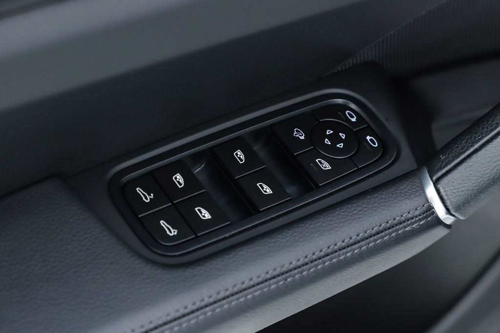 2023 Porsche Cayenne Base