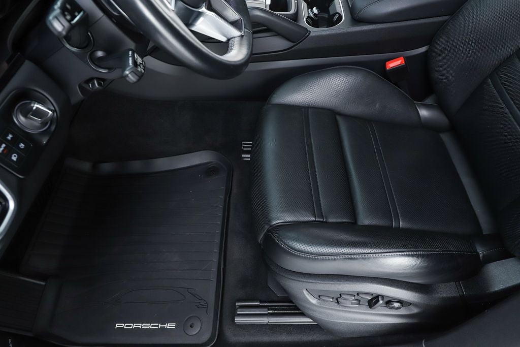 2023 Porsche Cayenne Base