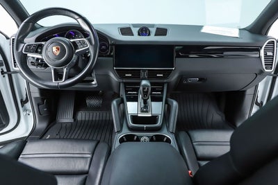 2023 Porsche Cayenne Base