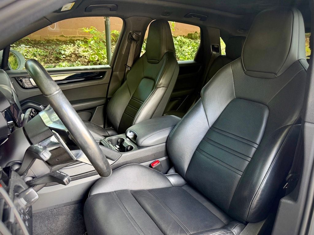 2023 Porsche Cayenne Base