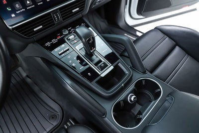 2023 Porsche Cayenne Base