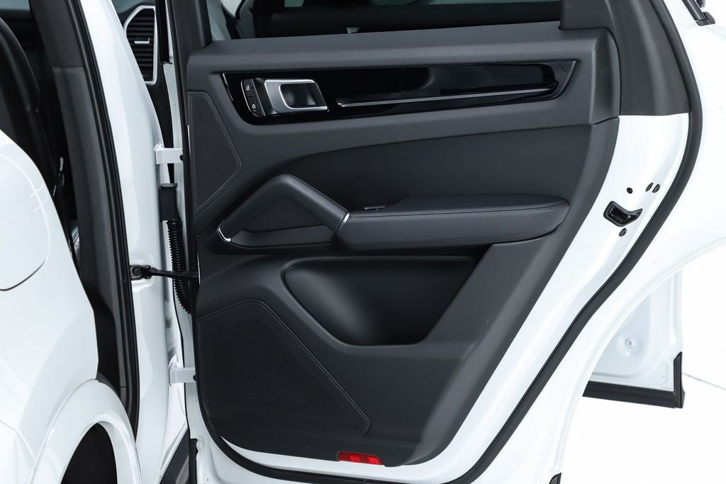 2023 Porsche Cayenne Base