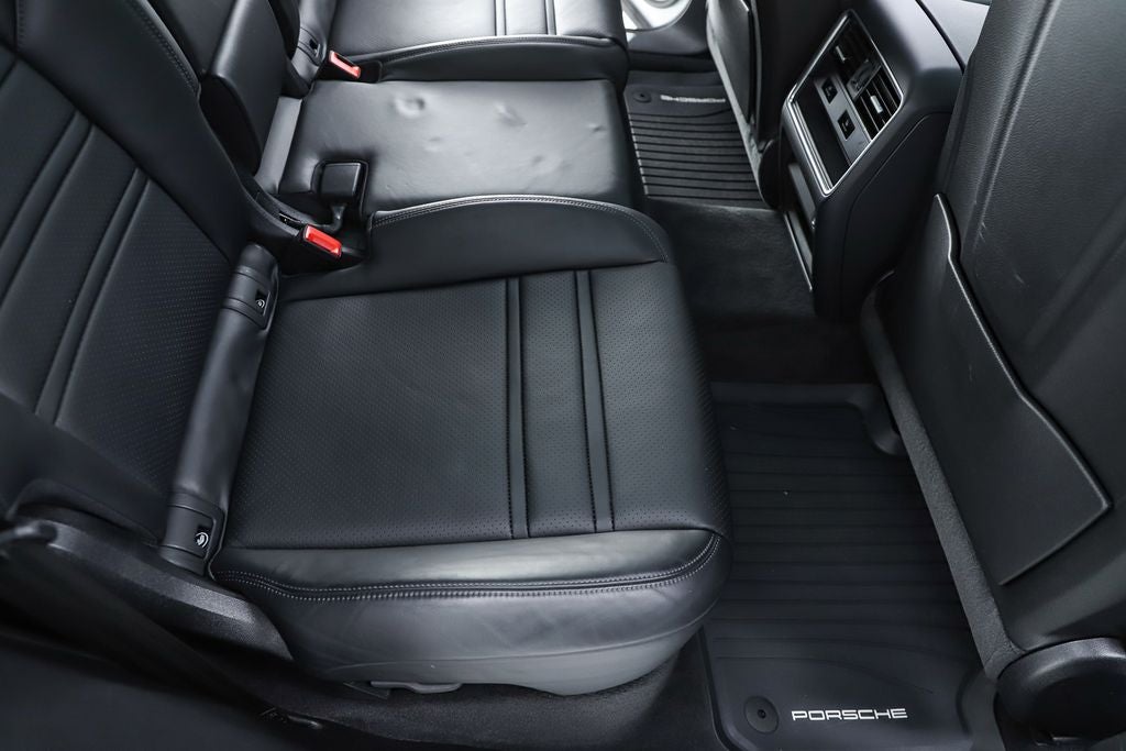 2023 Porsche Cayenne Base